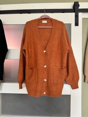 Fable Burnt Orange Oversized V‑Neck Button Pocket Cardigan Size M/L